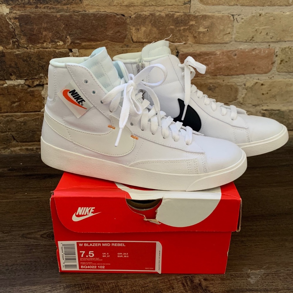 Nike Womens Blazer Mid Rebel White 7.5